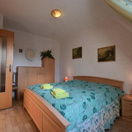 Snug Apartment In Kr Pelin Germany Klein Nienhagen Exteriör bild